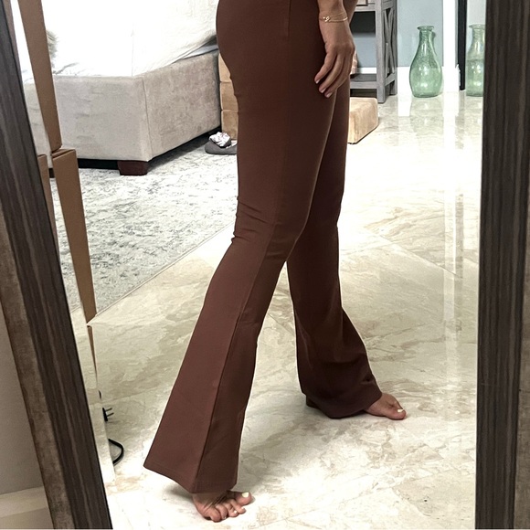 NEW Ci Sono V Cut Flared Leggings - Picture 11 of 11